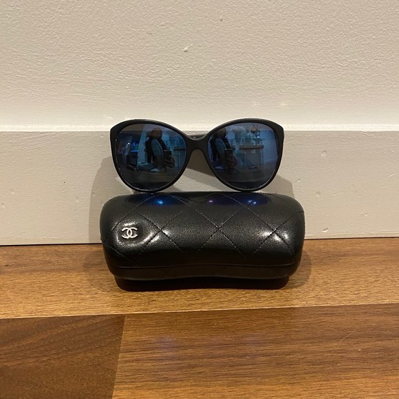 CHANEL Black Blue Mirror Lens Sunglasses - Picture 1 of 4